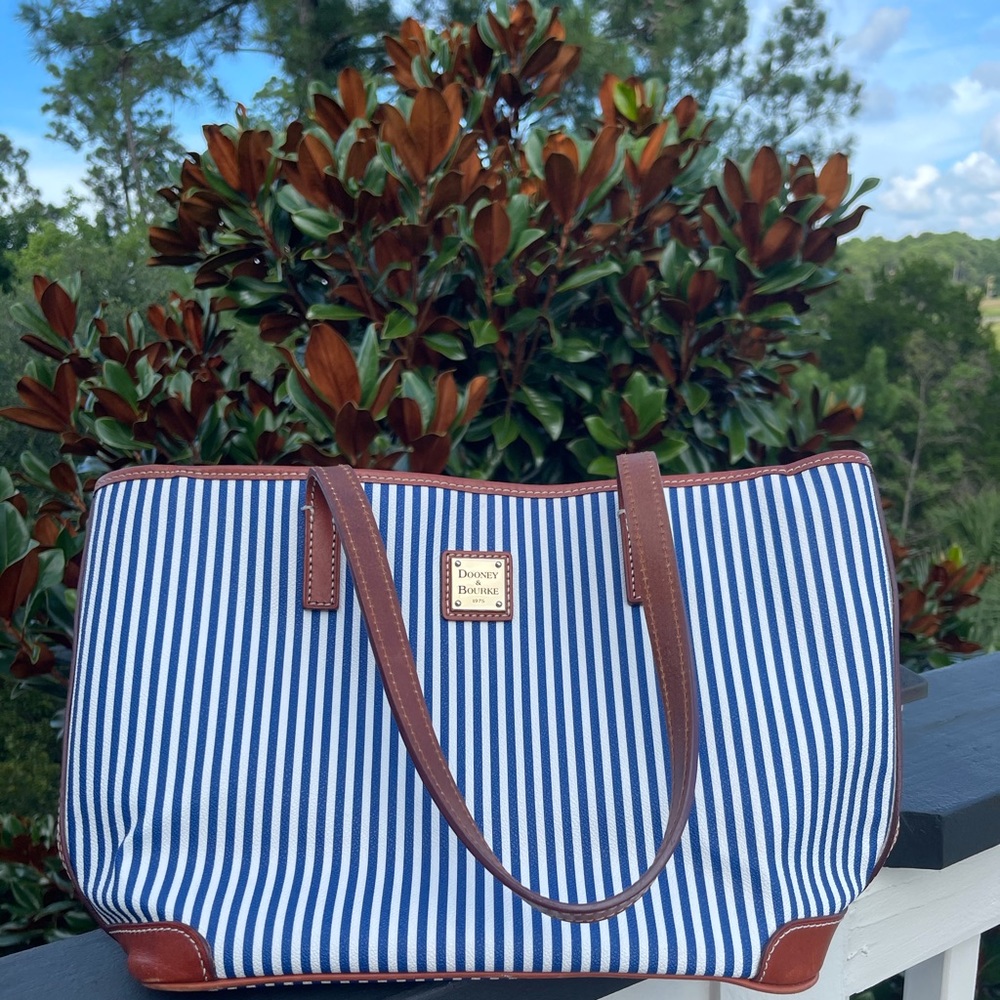 Dooney and Bourke tote
